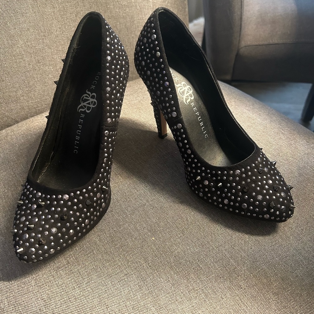 Studded black pumps